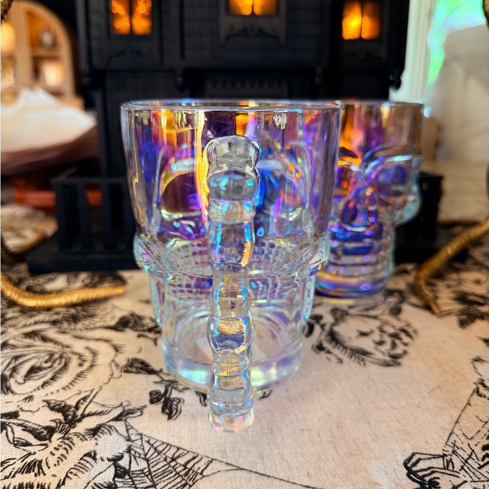 Skull Iridescent Set of 2 Mugs NEW Pair - Picture 4 of 6